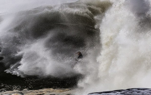 Sydney'de dev dalgalar 5