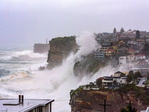 Sydney'de dev dalgalar