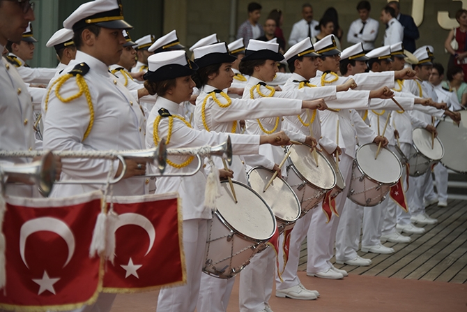 Piri Reis Üniversitesi 2016 mezunlarını denize uğurladı 18