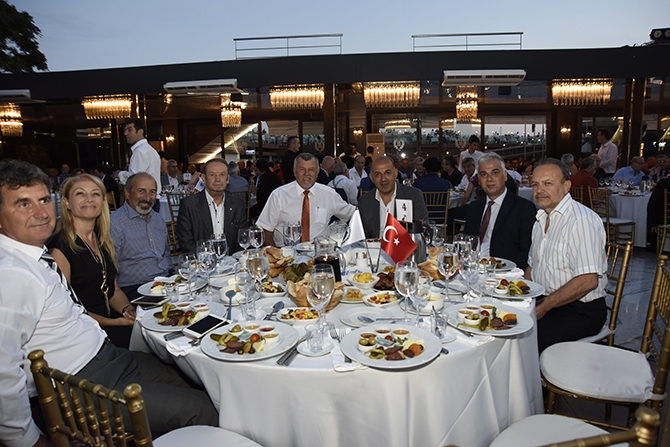 Türk denizcilik sektörü İMEAK DTO'nun iftar yemeğinde buluştuKaynak 10