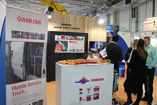 Türk denizcilerden Hamburg çıkarması 1