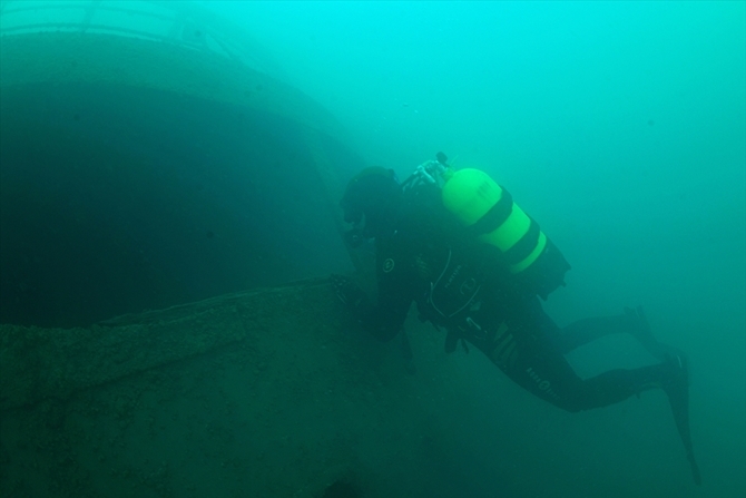 Van Gölü'nde batık gemi bulundu 1