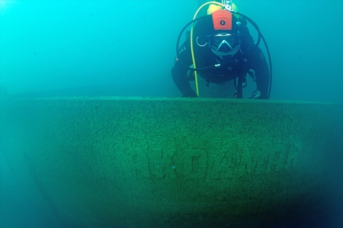 Van Gölü'nde batık gemi bulundu 2