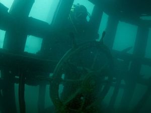 Van Gölü'nde batık gemi bulundu