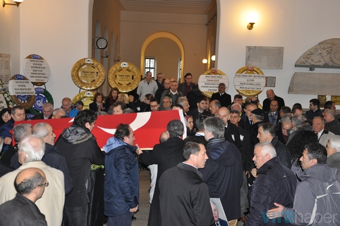Prof. Dr. Teoman Özalp son yolculuğuna uğurlandı 12