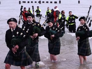 "Kutup Dalışı" etkinliği için Michigan Gölü'ne girdiler!