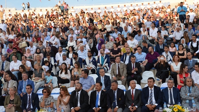 DEÜ'den 244 denizci öğrenci mezun oldu 11