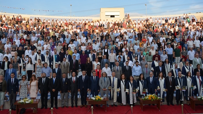 DEÜ'den 244 denizci öğrenci mezun oldu 13