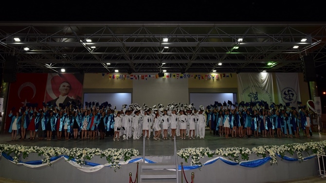 DEÜ'den 244 denizci öğrenci mezun oldu 9