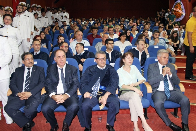 YTÜ Gemi İnşaatı ve Denizcilik Fakültesi 2016-17 Mezuniyet Töreni 13