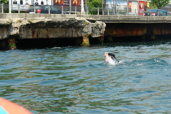 62 Yaşında Boğazı yüzerek geçti 18