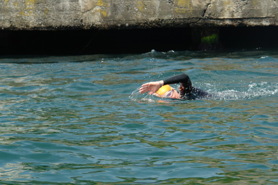 62 Yaşında Boğazı yüzerek geçti 19