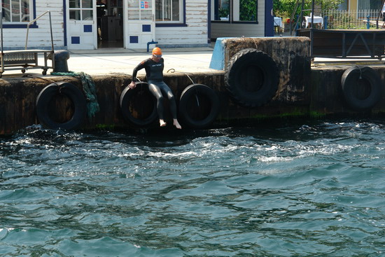 62 Yaşında Boğazı yüzerek geçti 9