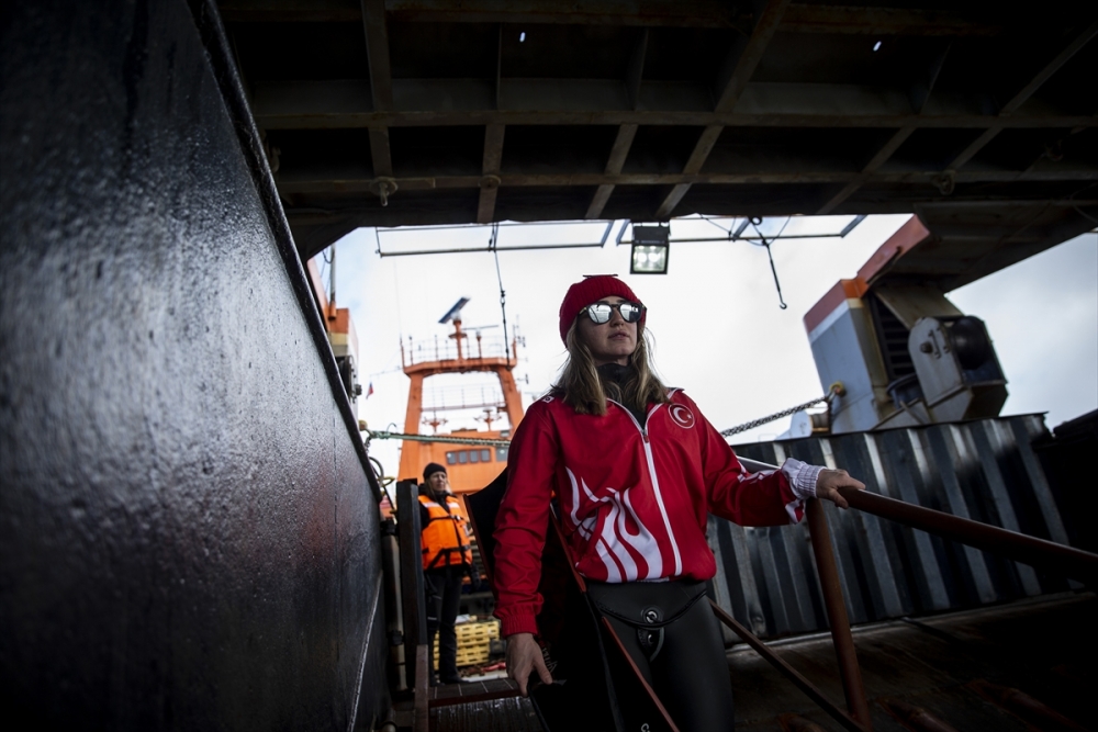 Şahika Ercümen'den Antarktika'da tarihi dalış 11