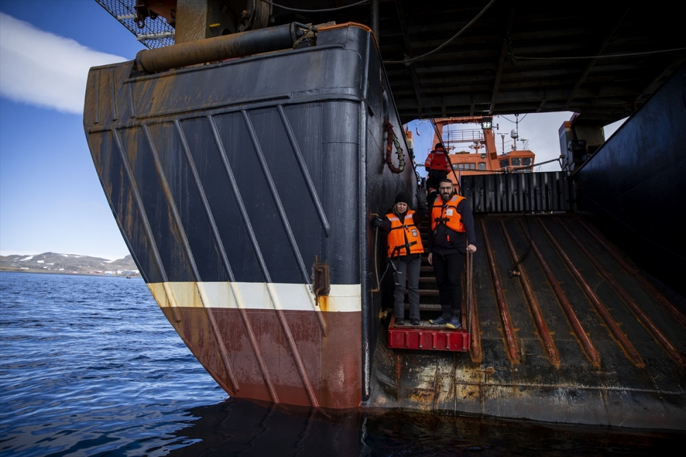 Şahika Ercümen'den Antarktika'da tarihi dalış 13