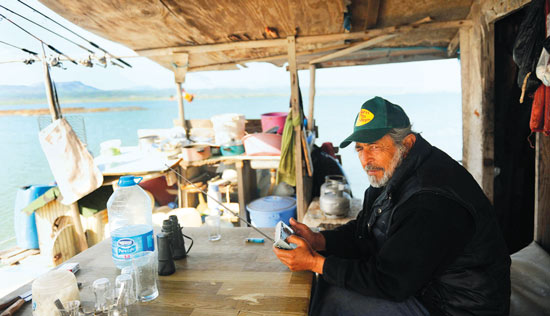 15 yıldır ıssız bir adada tek başına 1