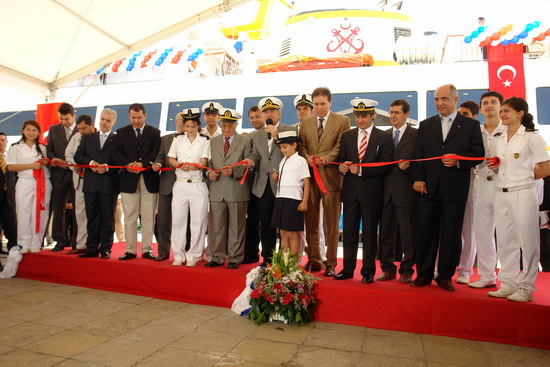 İstanbul'a iki vapur daha 9