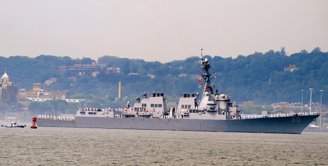 ABD savaş gemisi Çanakkale Boğazı’ndan geçti