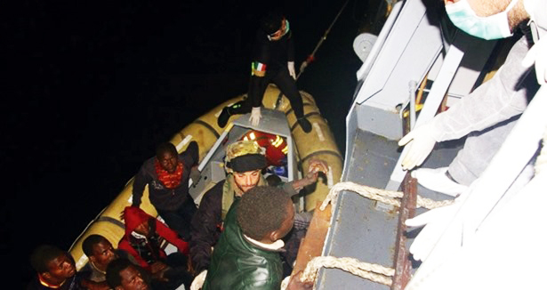 Akdeniz'de mülteci fırtınası
