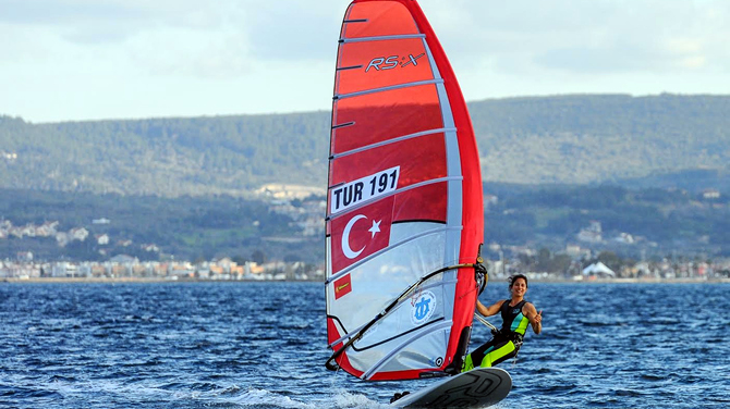 Milli sörfçü Dilara Uralp, Rio Olimpiyatlarına hazır