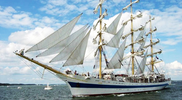Rus gemisi "Barış", Dedeağaç’a yelken açıyor