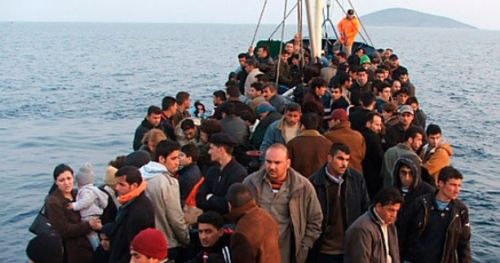 'Kaçak göçmen taşıyan Türk gemi kaptanı öldürüldü'