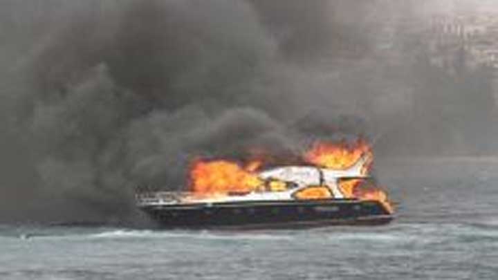 Kıbrıs'ta tekne yangını