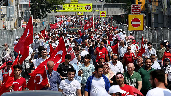 Milyonlar Yenikapı'ya "tek yürek" olmaya gitti