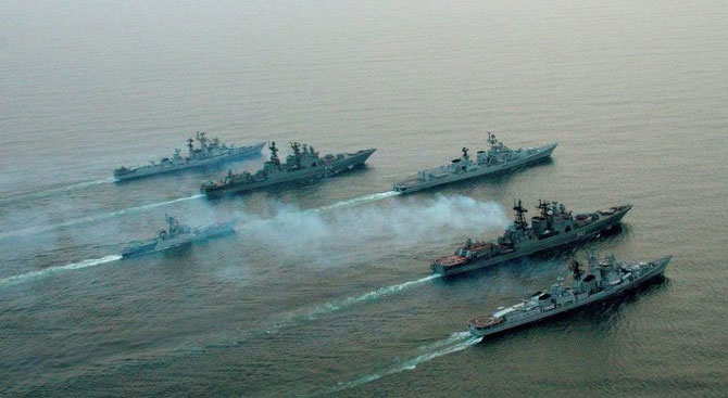 Rus donanması Akdeniz'e iniyor: "IŞİD'i vurabiliriz"