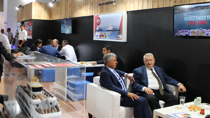 Türk denizcilerden Hamburg çıkarması