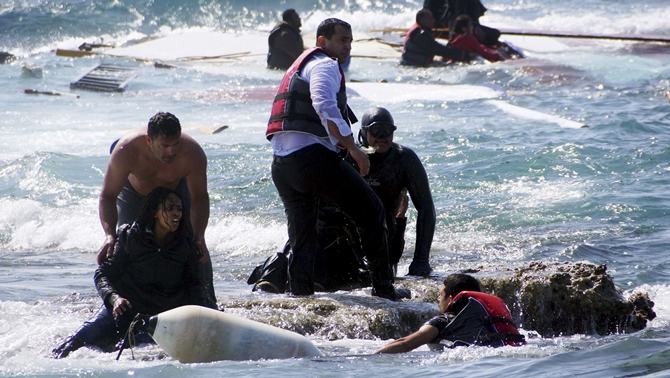 Akdeniz'de göçmen faciası: 117 ölü