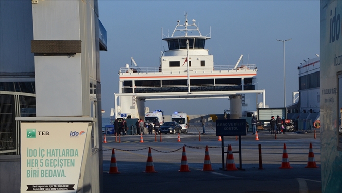 Yalova'da arabalı vapurda kaza: 8 yaralı