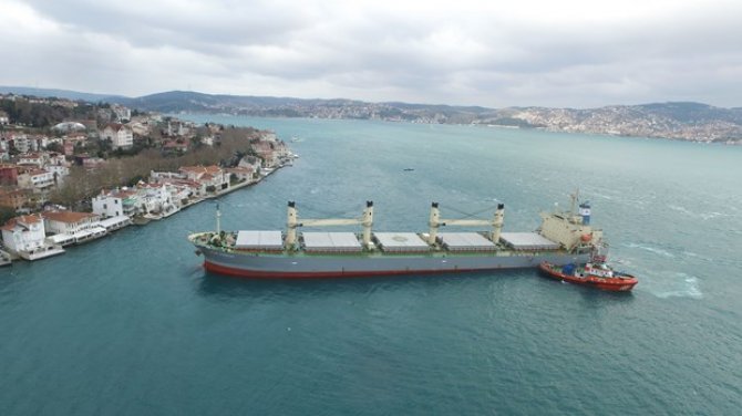 İstanbul Boğazı uluslararası deniz trafiğine kapatıldı