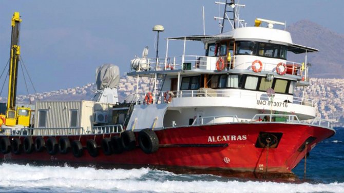 Balıkçı teknesi "Alcatras" Yunanistan'da karaya oturdu
