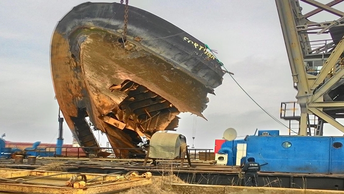 M/V Fortuna S gemisinin enkazı çıkarıldı