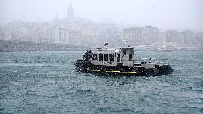 Bebeğini denize attı ve tutuklandı!