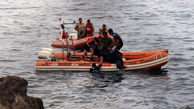 Çeşme'de 1’i kadın 2 ceset bulundu