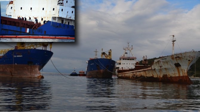 Aliağa'da M/V Bodyer isimli gemiden denize yakıt sızdı