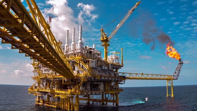 Akdeniz ile Karadeniz’de petrol ve doğalgaz aranacak
