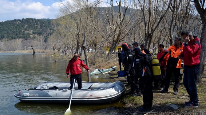 İzmir'de alabora olan kayıktaki 1 kişi hayatını kaybetti