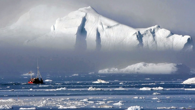 Kuzey Atlantik gemi hattında buz dağı istilası yaşanıyor