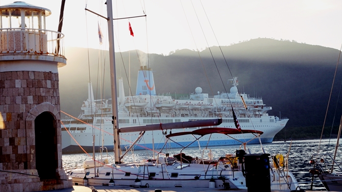 M/S Thomson Spirit gemisi ikinci kez Marmaris'te