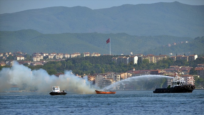 Habaş iskelesindeki acente botunda yangın çıktı