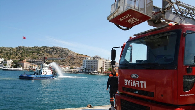 Çeşme Marina’da yangın tatbikatı gerçekleştirildi