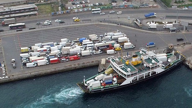 İBB'den ağır tonajlı araçlara "Feribot Yasağı"