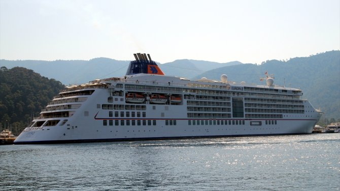 M/S Europa 2 ile 510 turist Marmaris'e geldi