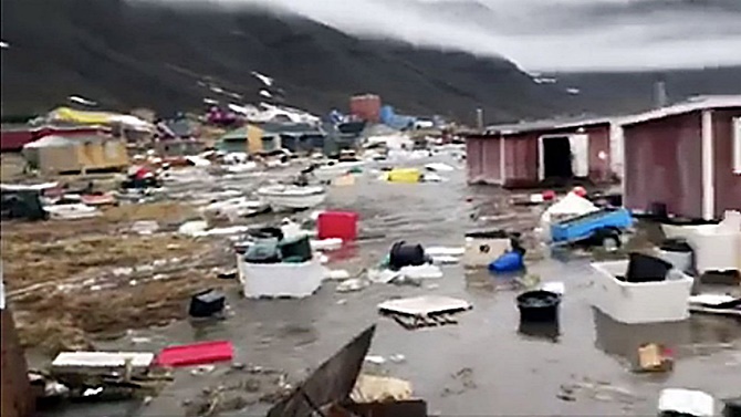 Nuugaatsiaq'da olan tsunamide deniz 11 evi yuttu