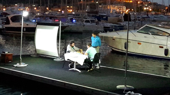 Satrancın iki büyük ustası denizin üzerinde yarıştı