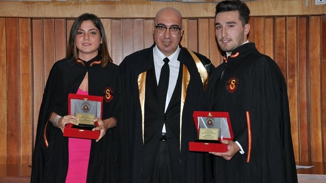 Galatasaray Üniversitesi MYO 2016-17 Mezuniyet Töreni yapıldı