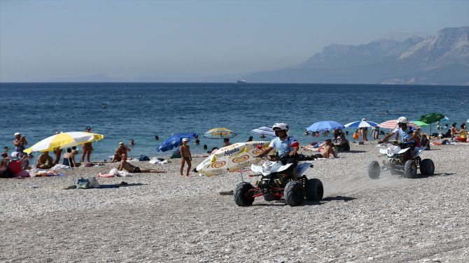 Antalya'nın ünlü sahilleri ATV motorlu polislere emanet edildi